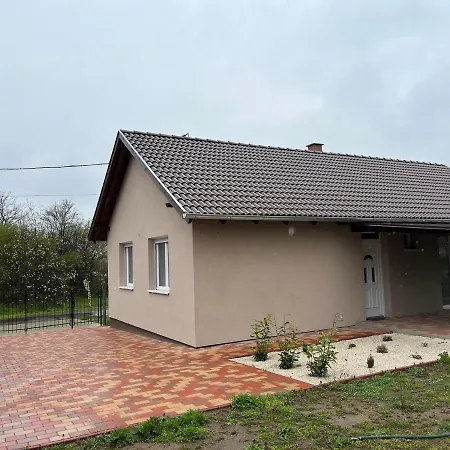 Vivien Vendeghaz 2 Ordacsehi