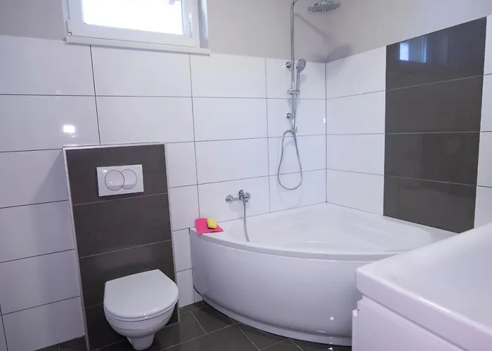 Apartment Vivien Vendeghaz 2 Ordacsehi