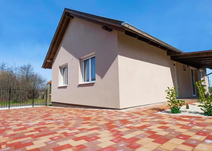 Vivien 2 Appartamento Ordacsehi