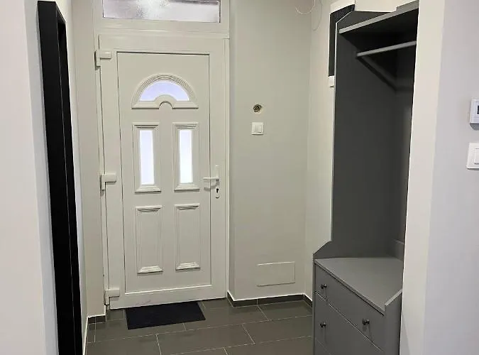 Apartment Vivien Vendeghaz 2 Ordacsehi